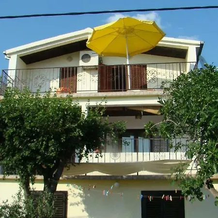 Apartments Zuanovic Karlobag Exterior foto