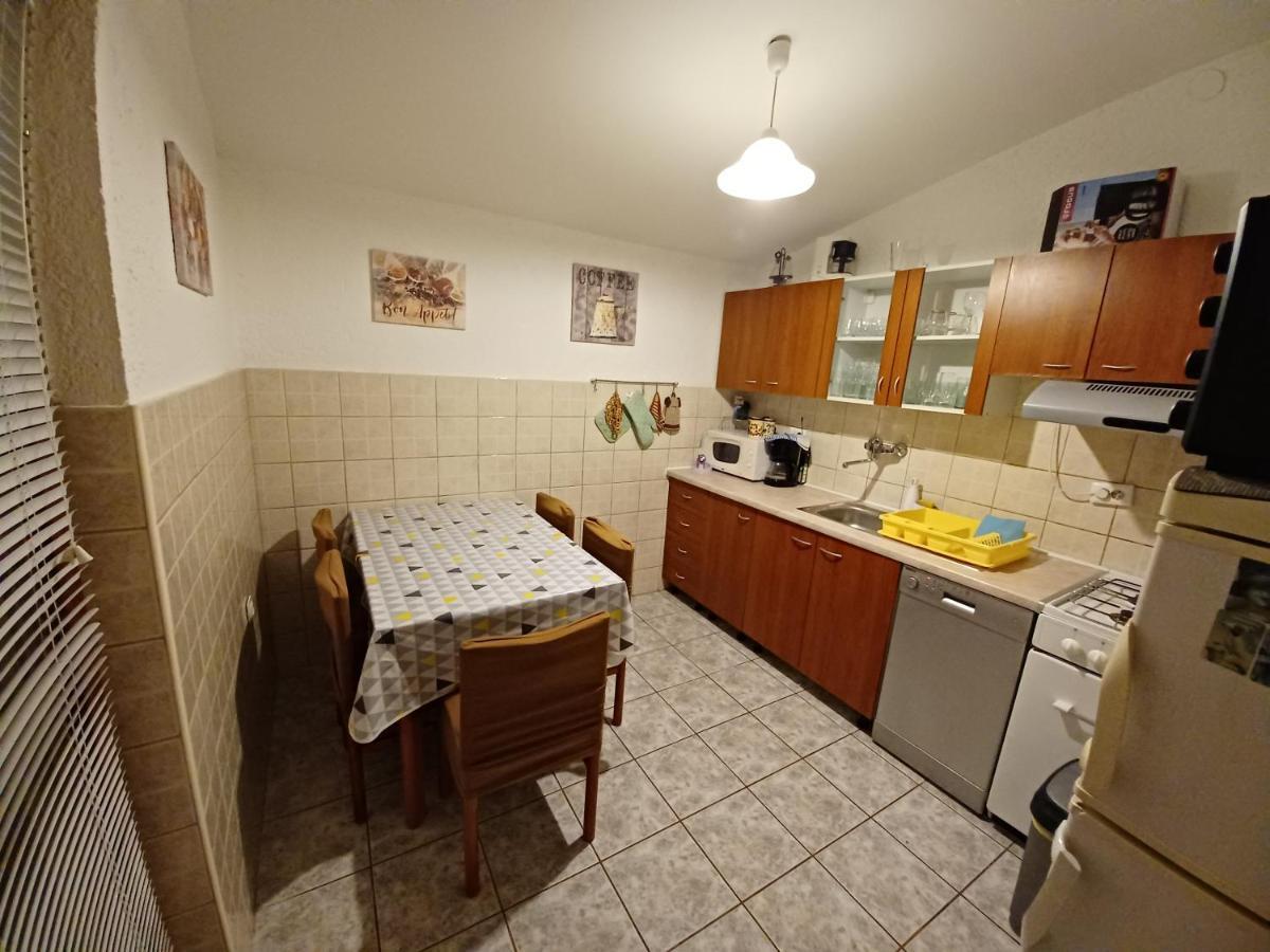 Apartment Zuanovic Karlobag